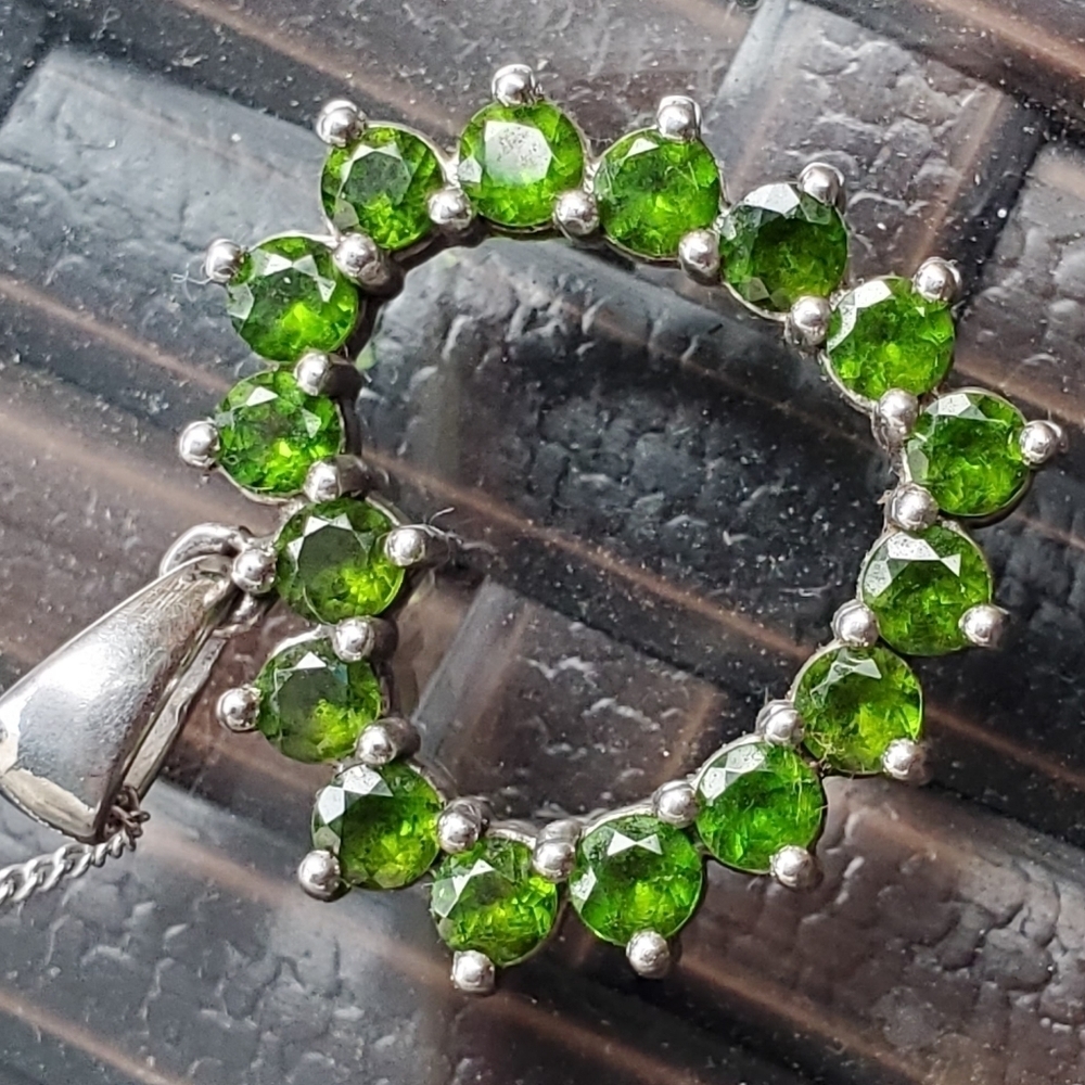 Chrome Diopside Heart Pendant Necklace Platinum Sterling Silver - Picture 5 of 8